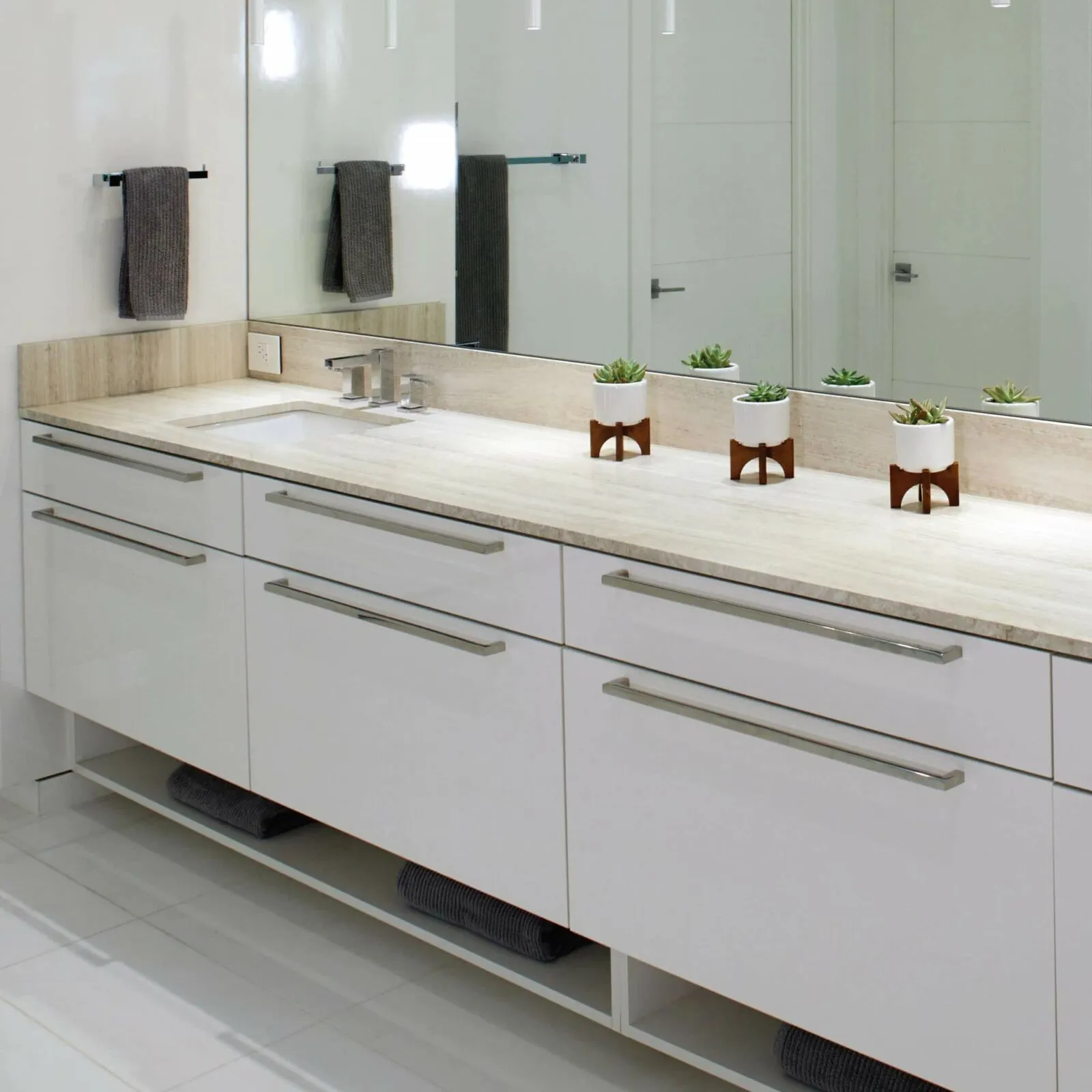 Bathroom countertops | Color Interiors