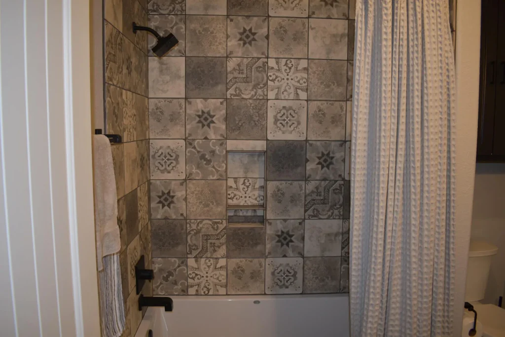 bathroom gallery 161 - Color Interiors Design Center