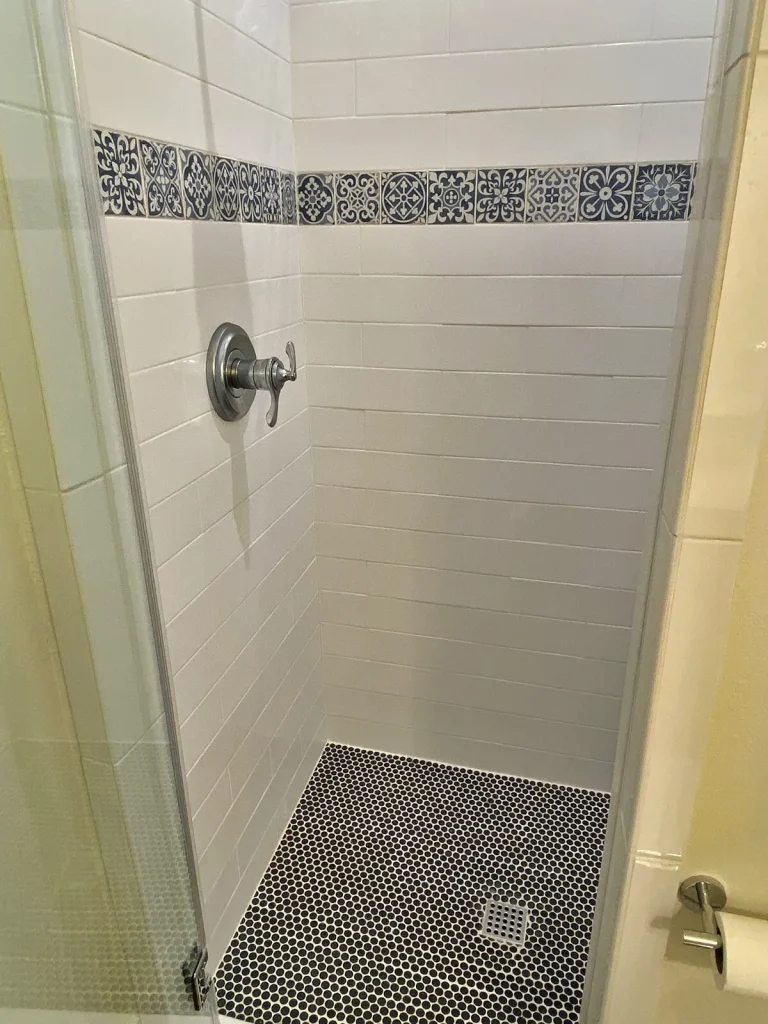 bathroom gallery 85 - Color Interiors Design Center